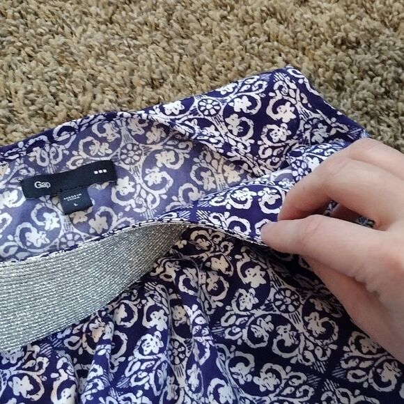 Gap Women's Size Large Royal Blue and White Print Scoop Neck Flowy Tank Top - Picture 7 of 10